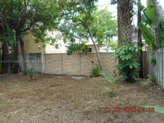 MANOR SQUARE - Residential Income