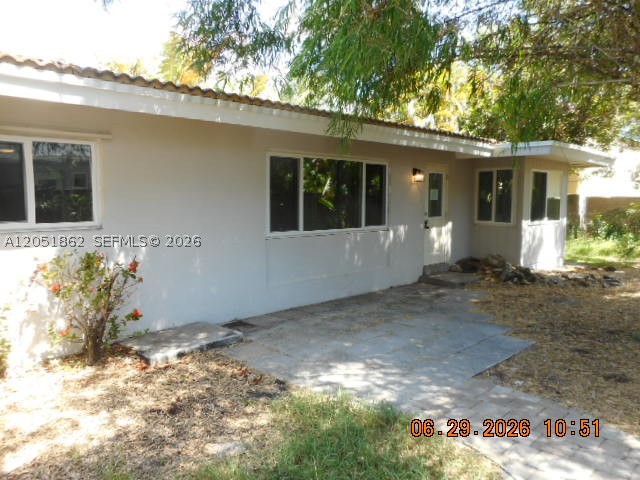 MANOR SQUARE - Residential Income