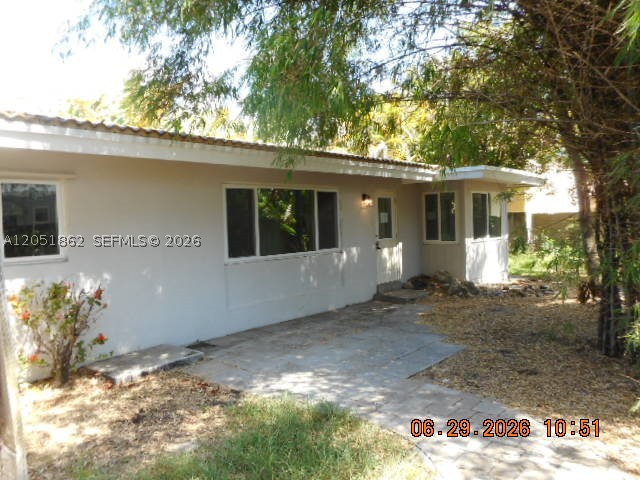 MANOR SQUARE - Residential Income