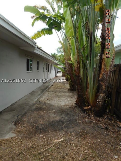 MANOR SQUARE - Residential Income