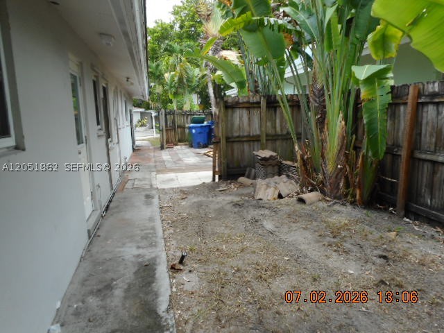 MANOR SQUARE - Residential Income
