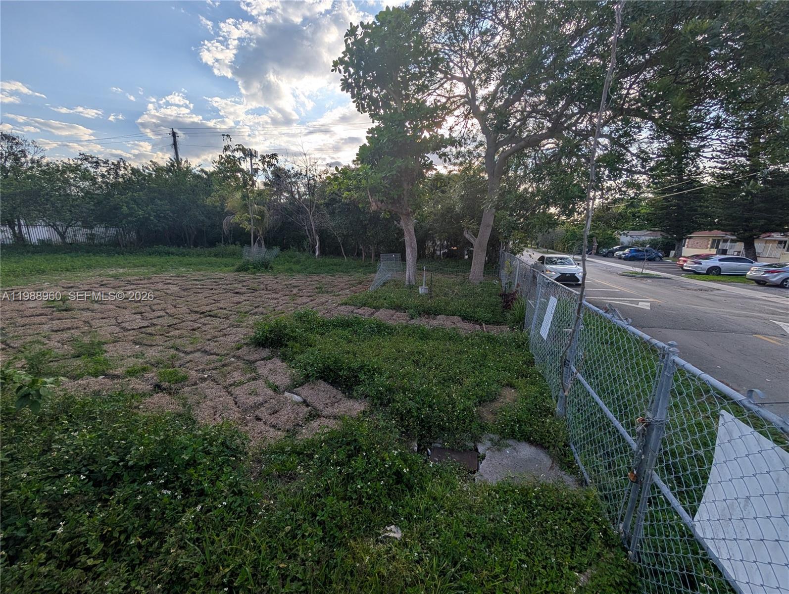 BISCAYNE HEIGHTS - Land