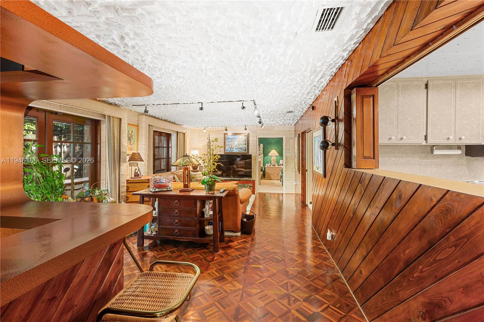 CYPRESS COVE ESTS SEC 3 - Residential