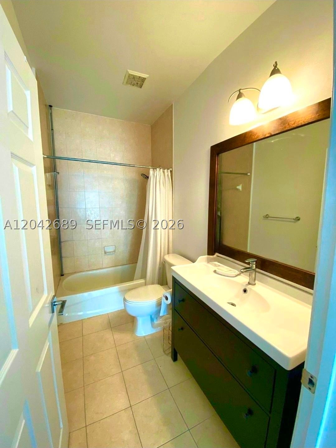 GATEWAY TO THE GROVE COND - Residential
