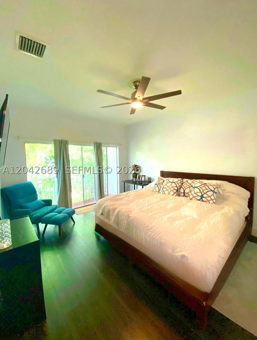 GATEWAY TO THE GROVE COND - Residential