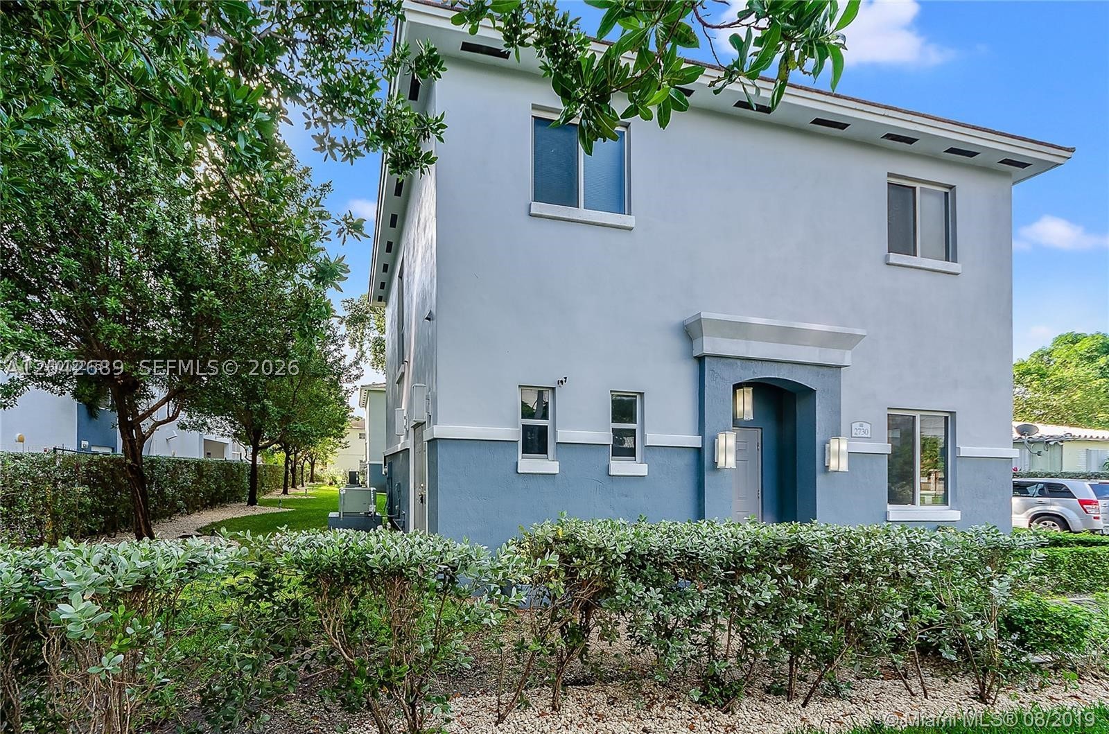 GATEWAY TO THE GROVE COND - Residential