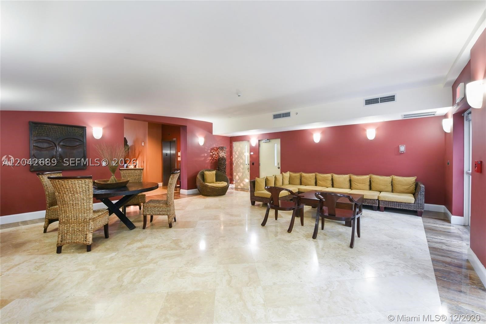 GATEWAY TO THE GROVE COND - Residential