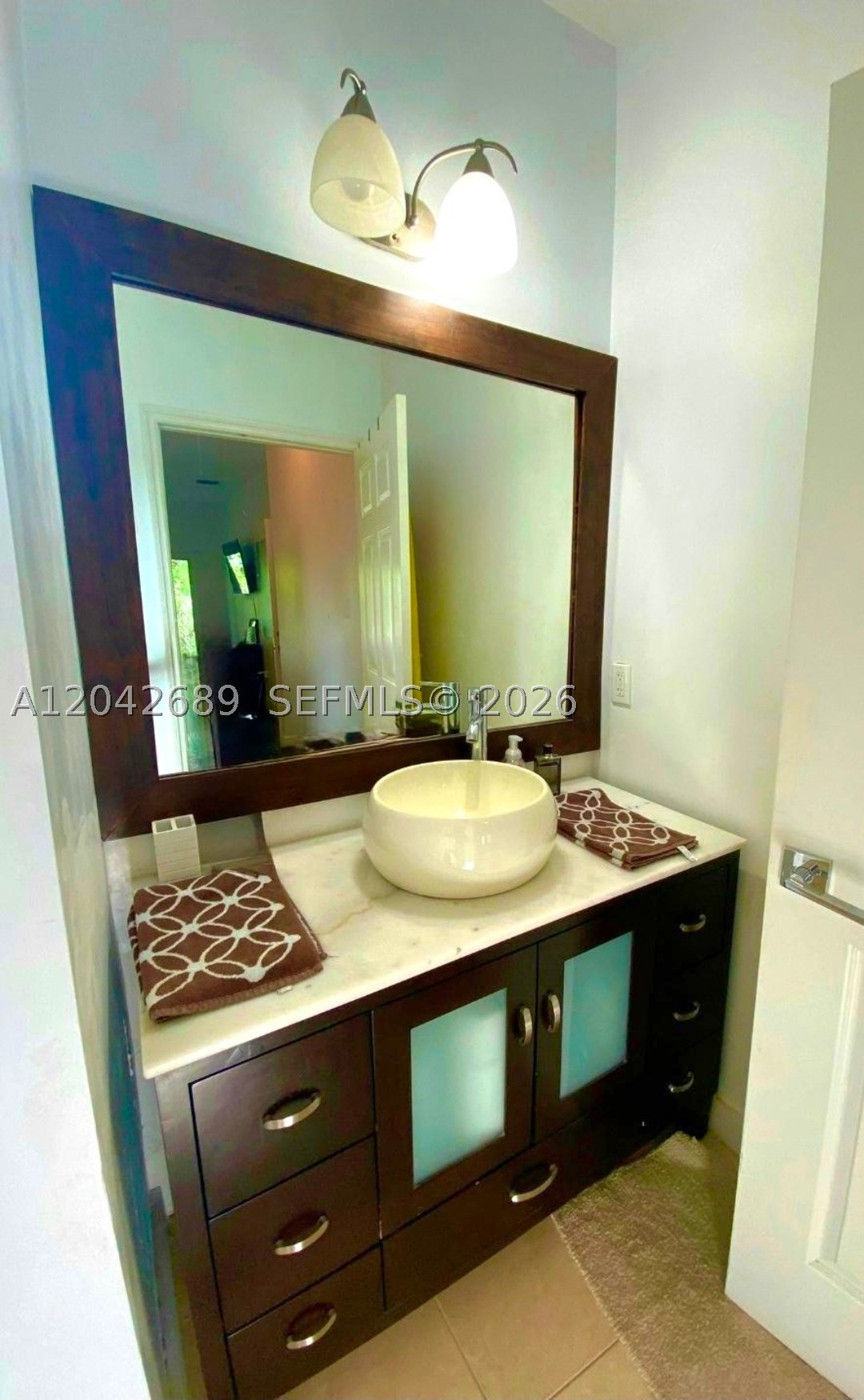 GATEWAY TO THE GROVE COND - Residential