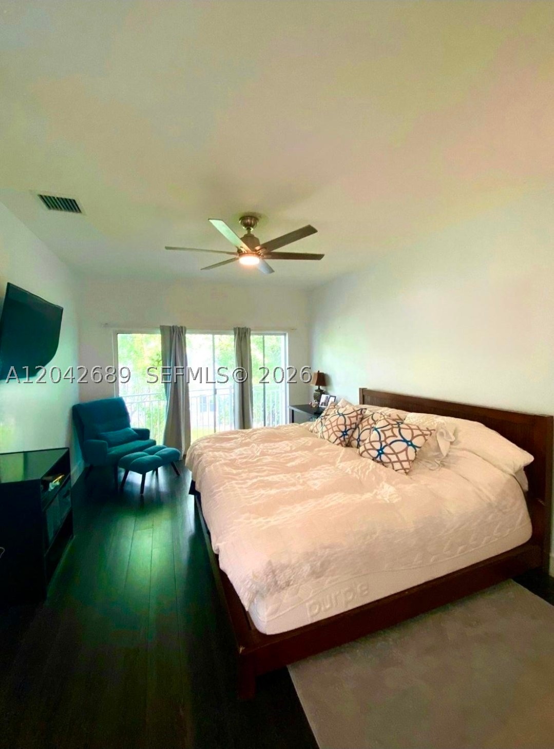 GATEWAY TO THE GROVE COND - Residential