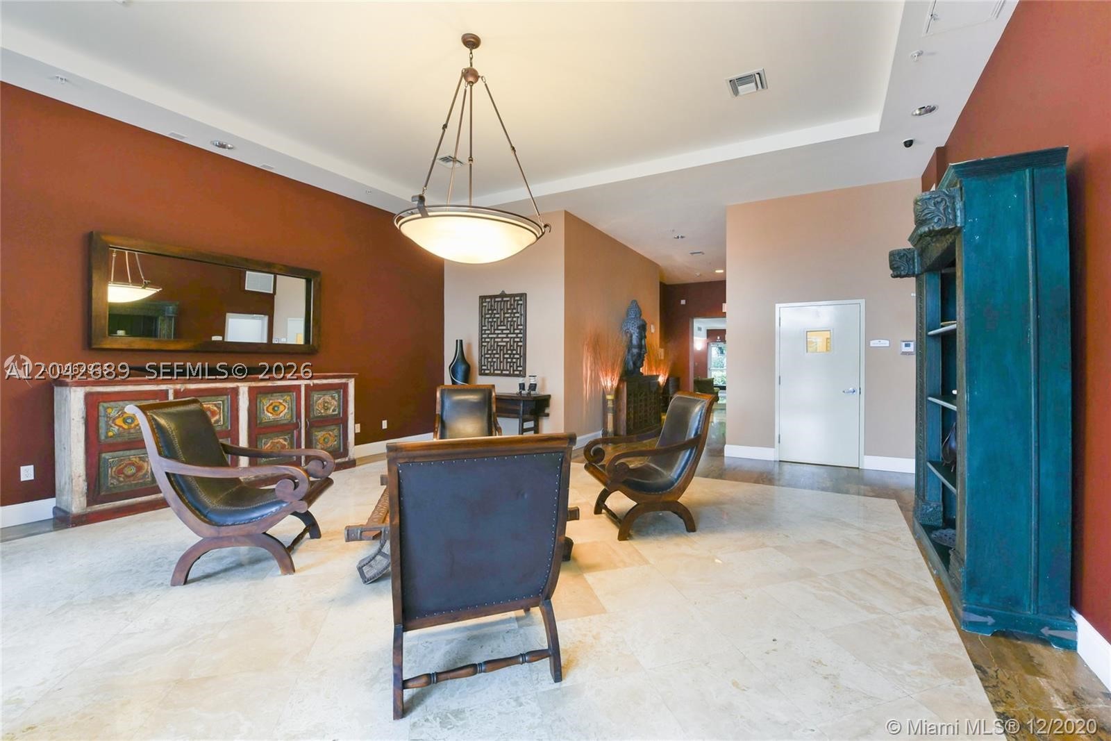 GATEWAY TO THE GROVE COND - Residential