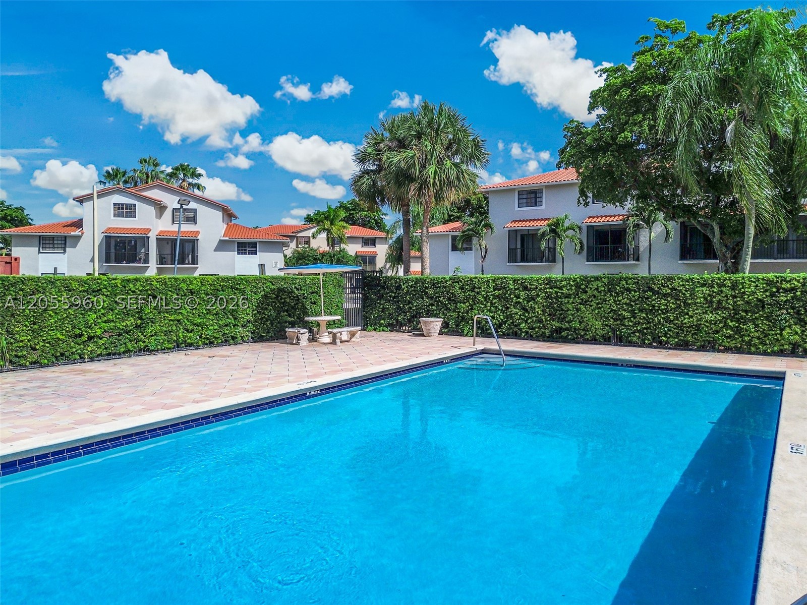 BANYAN TREE SEVEN CONDO - Residential