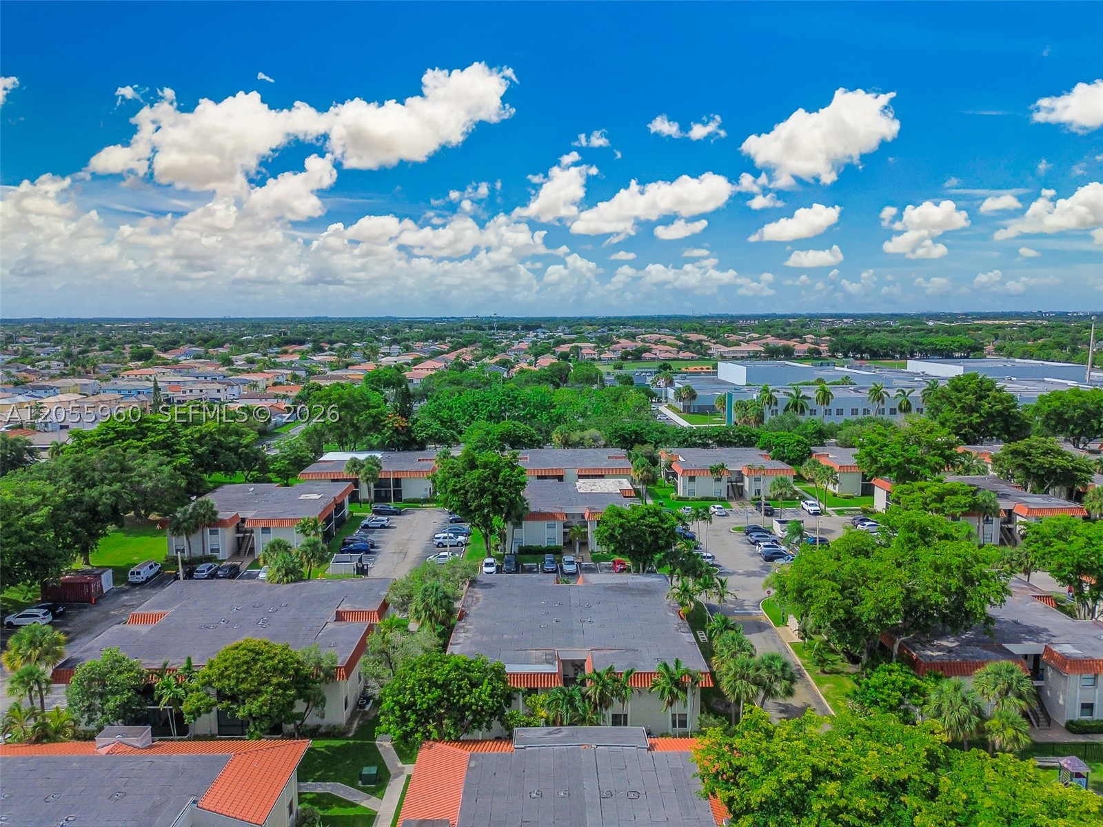 BANYAN TREE SEVEN CONDO - Residential