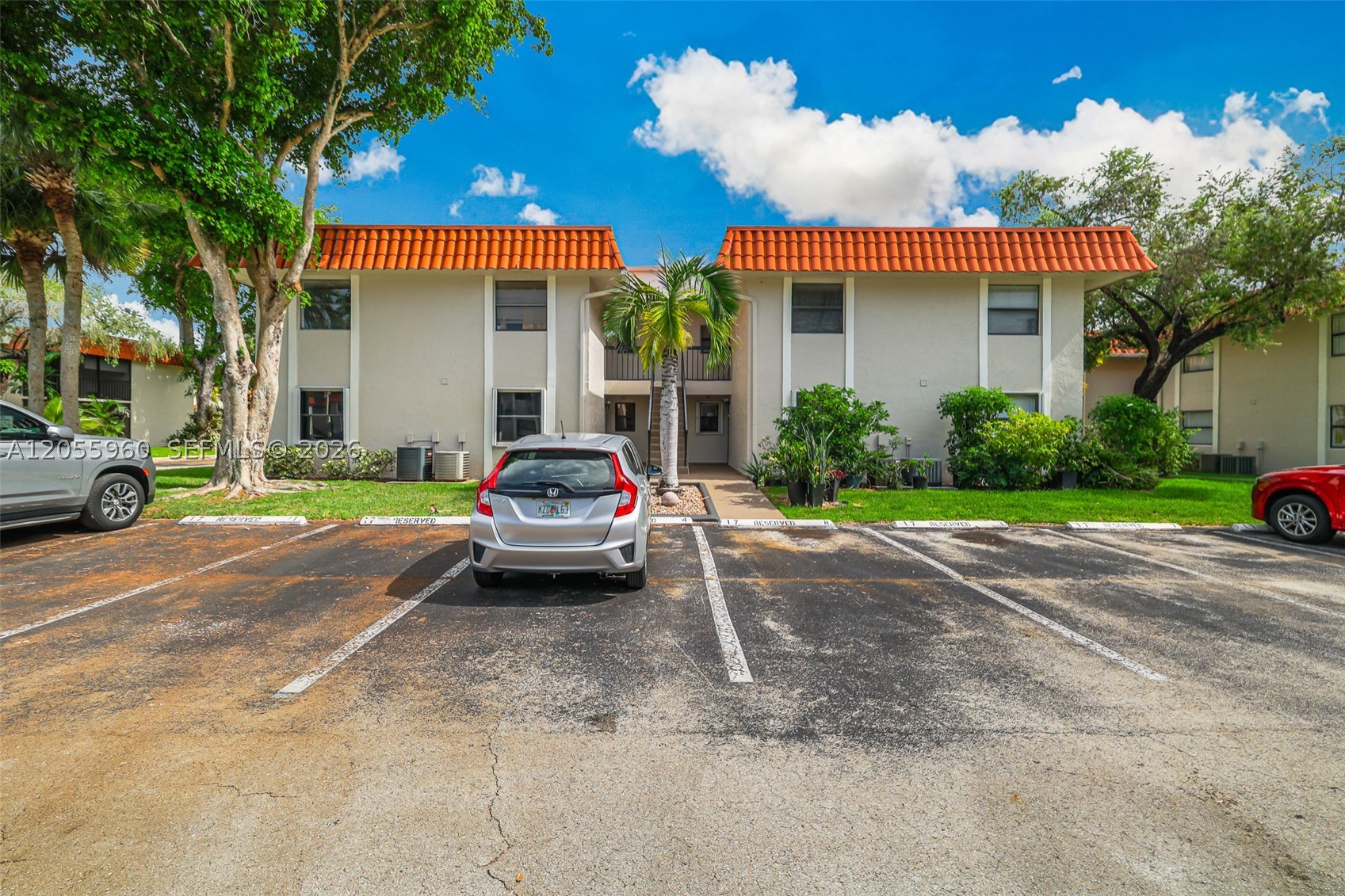BANYAN TREE SEVEN CONDO - Residential
