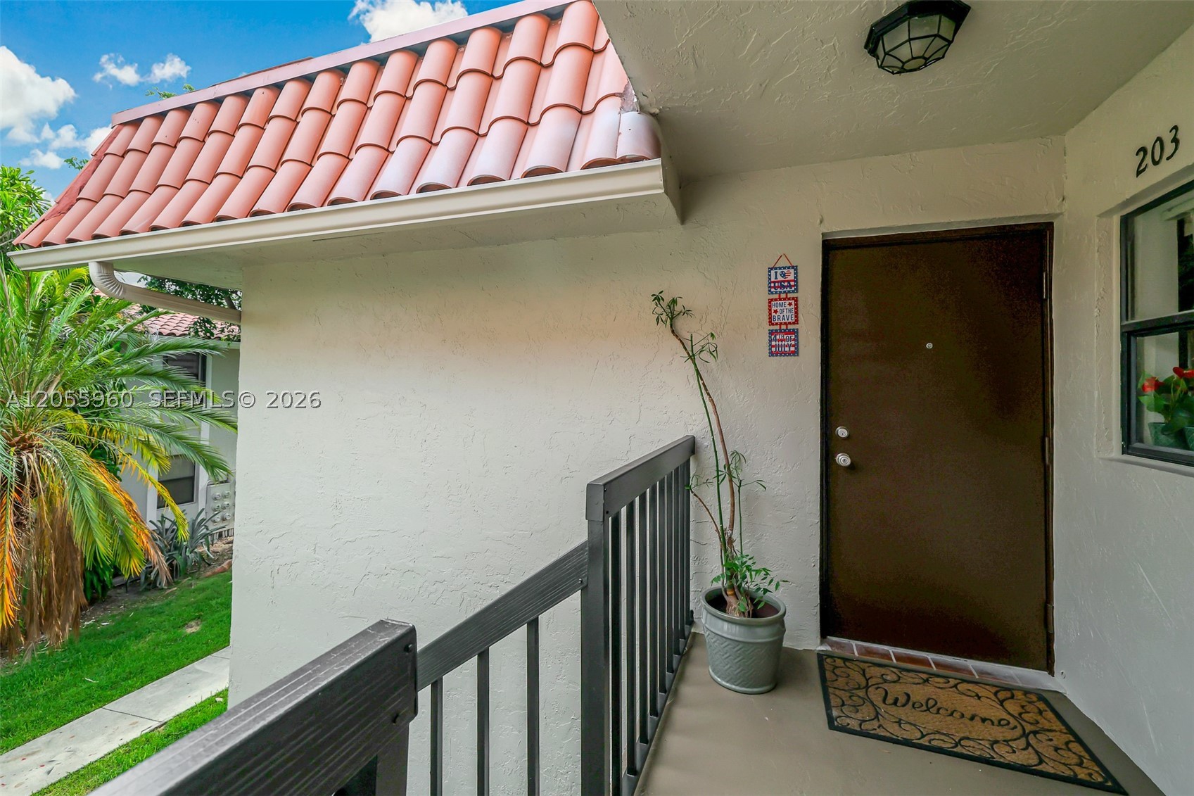 BANYAN TREE SEVEN CONDO - Residential