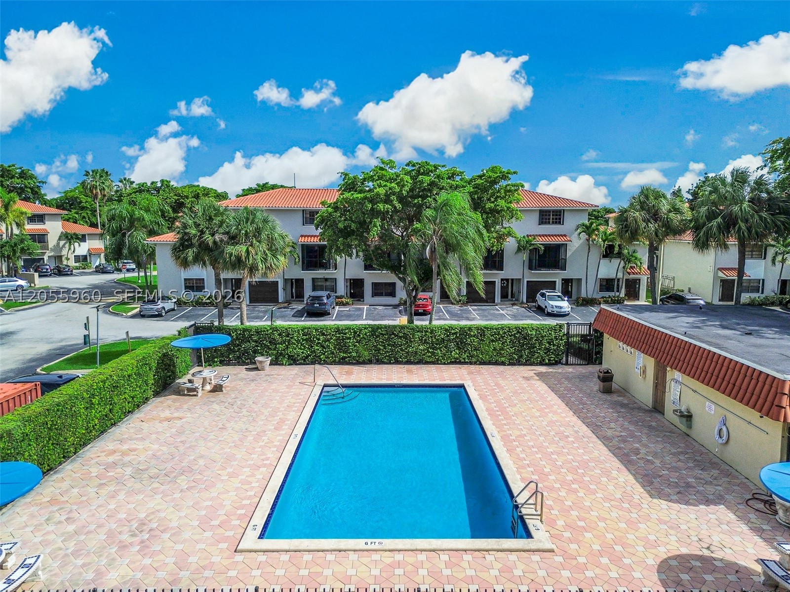 BANYAN TREE SEVEN CONDO - Residential