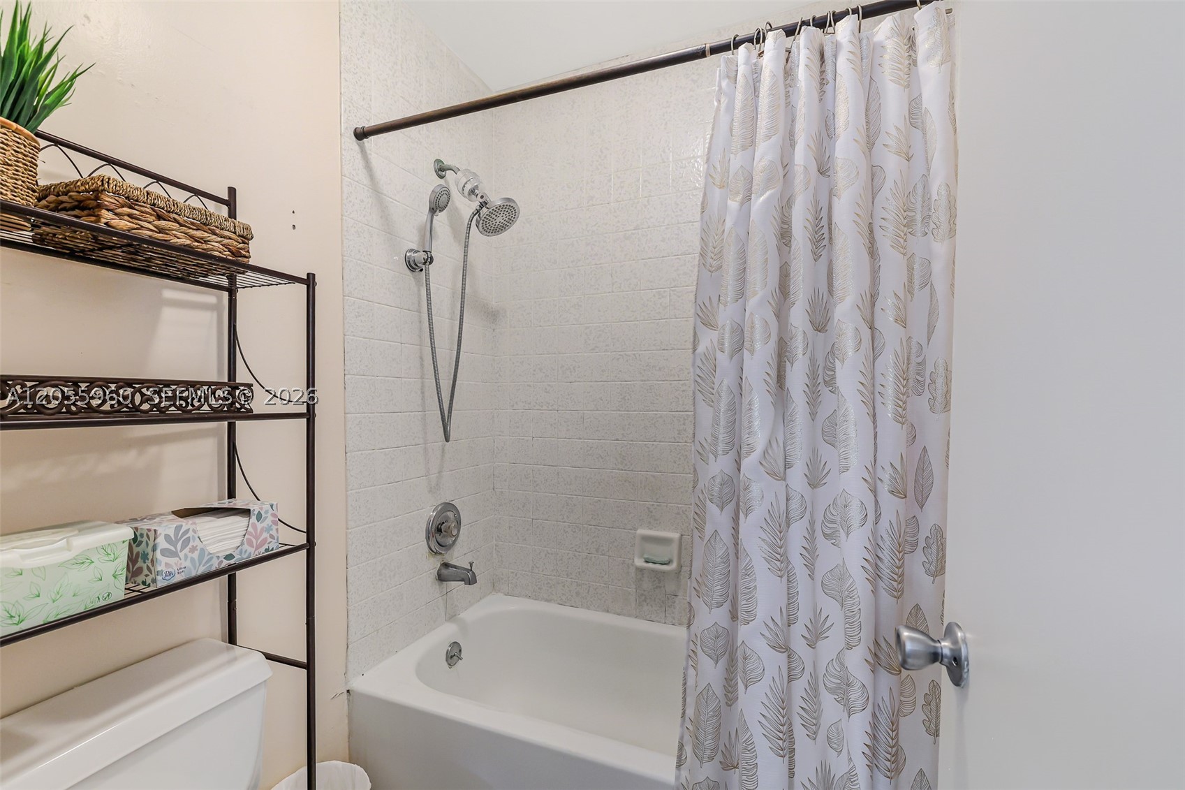 BANYAN TREE SEVEN CONDO - Residential