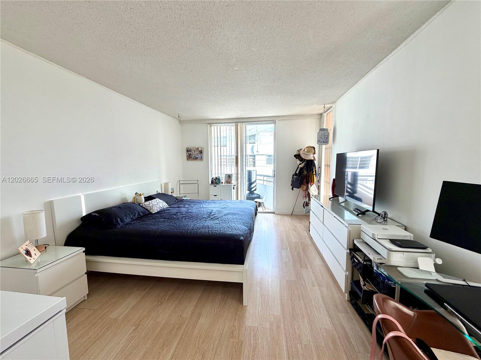 THE VINTAGE CONDO - Residential