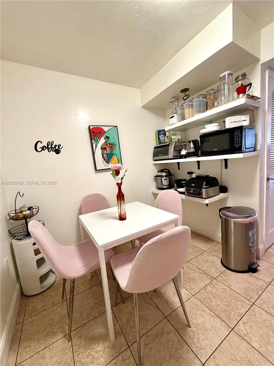 THE VINTAGE CONDO - Residential