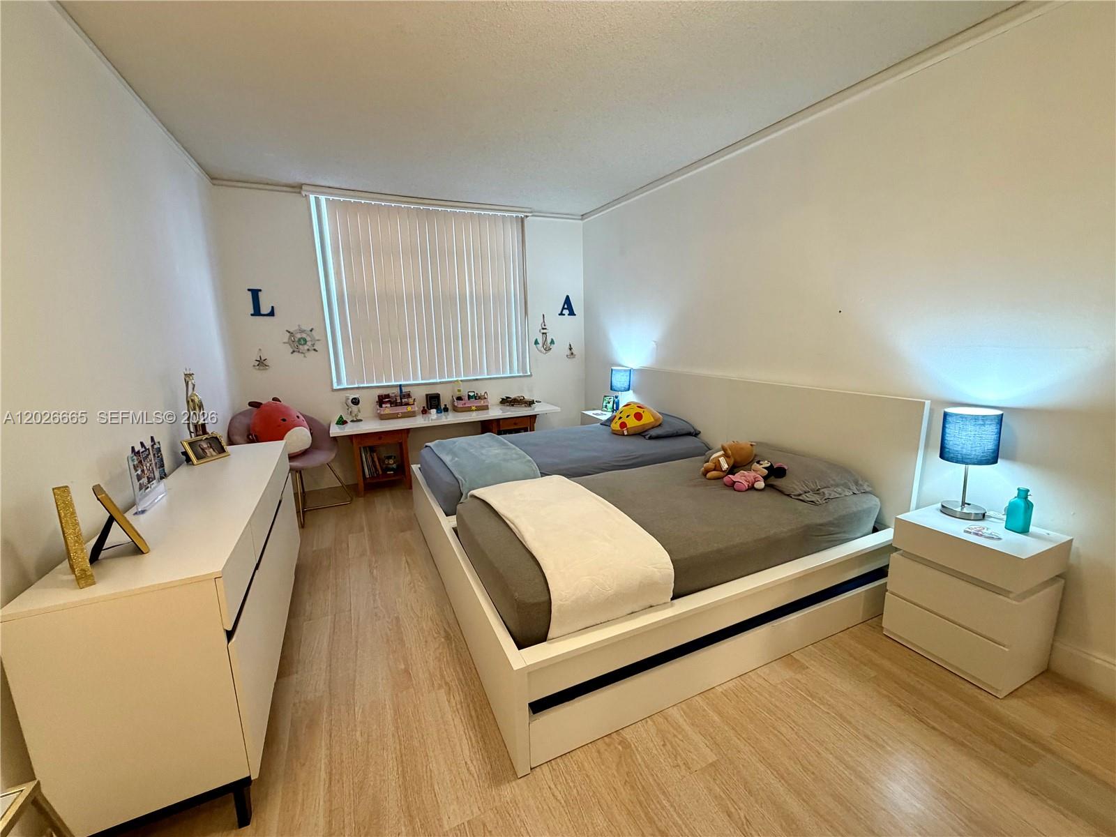 THE VINTAGE CONDO - Residential