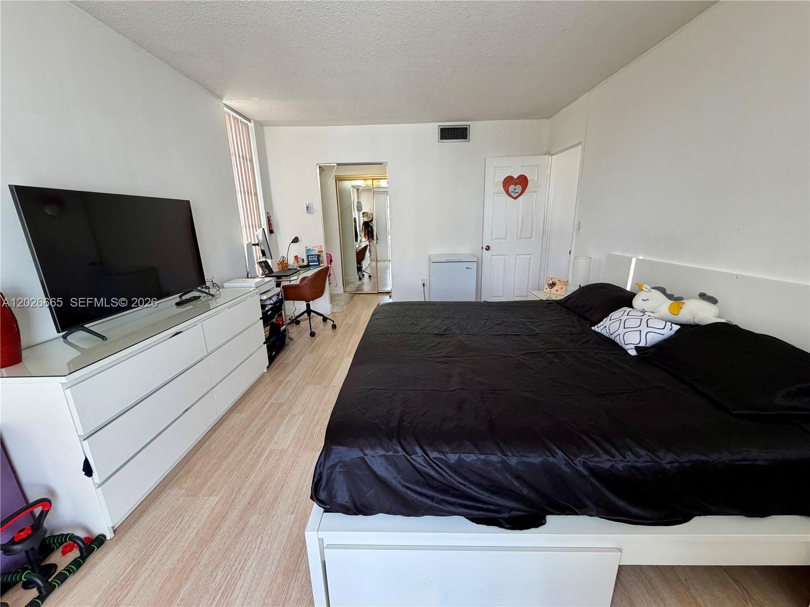 THE VINTAGE CONDO - Residential