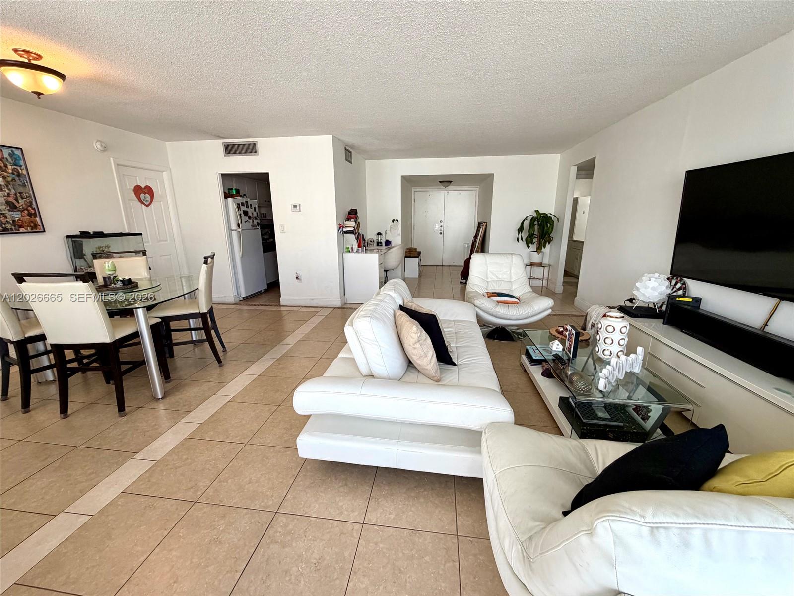 THE VINTAGE CONDO - Residential