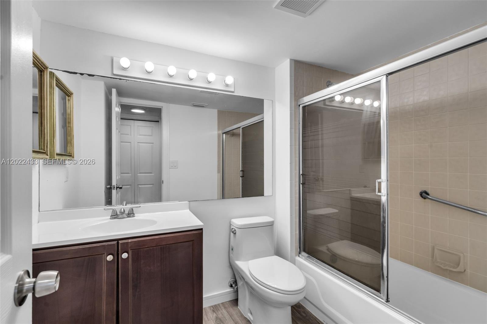 APPLEWOOD 2 - Residential