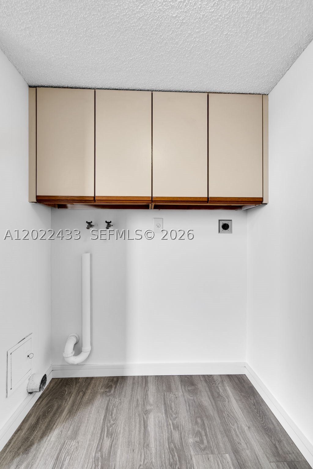 APPLEWOOD 2 - Residential