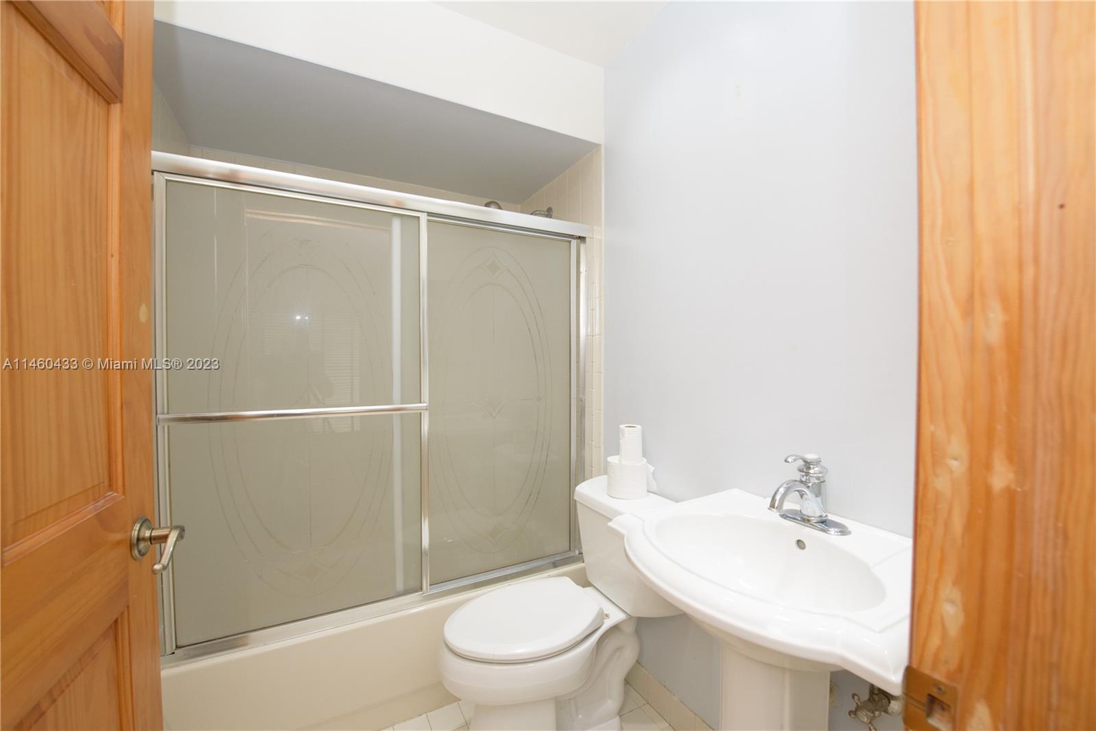 VILG HOMES COUNTRY WALK C - Residential