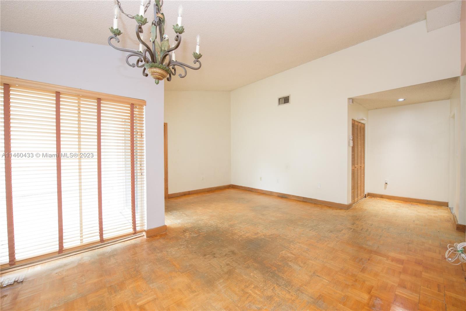 VILG HOMES COUNTRY WALK C - Residential