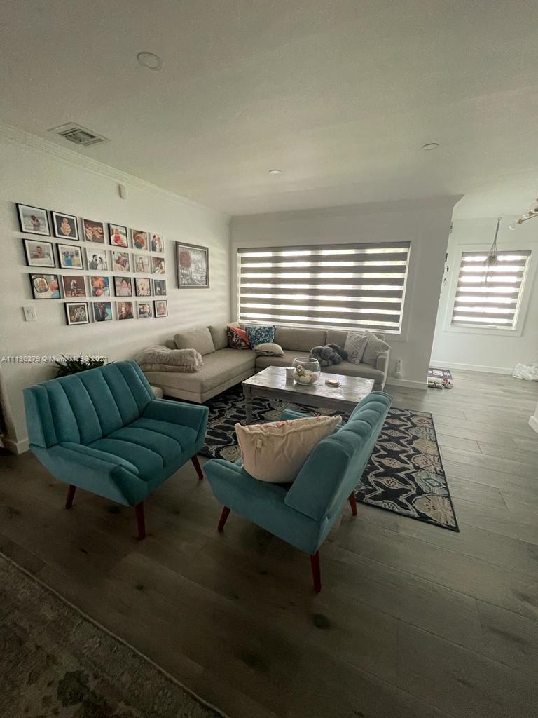 MIAMI SHORES BAY PK ESTAT - Residential