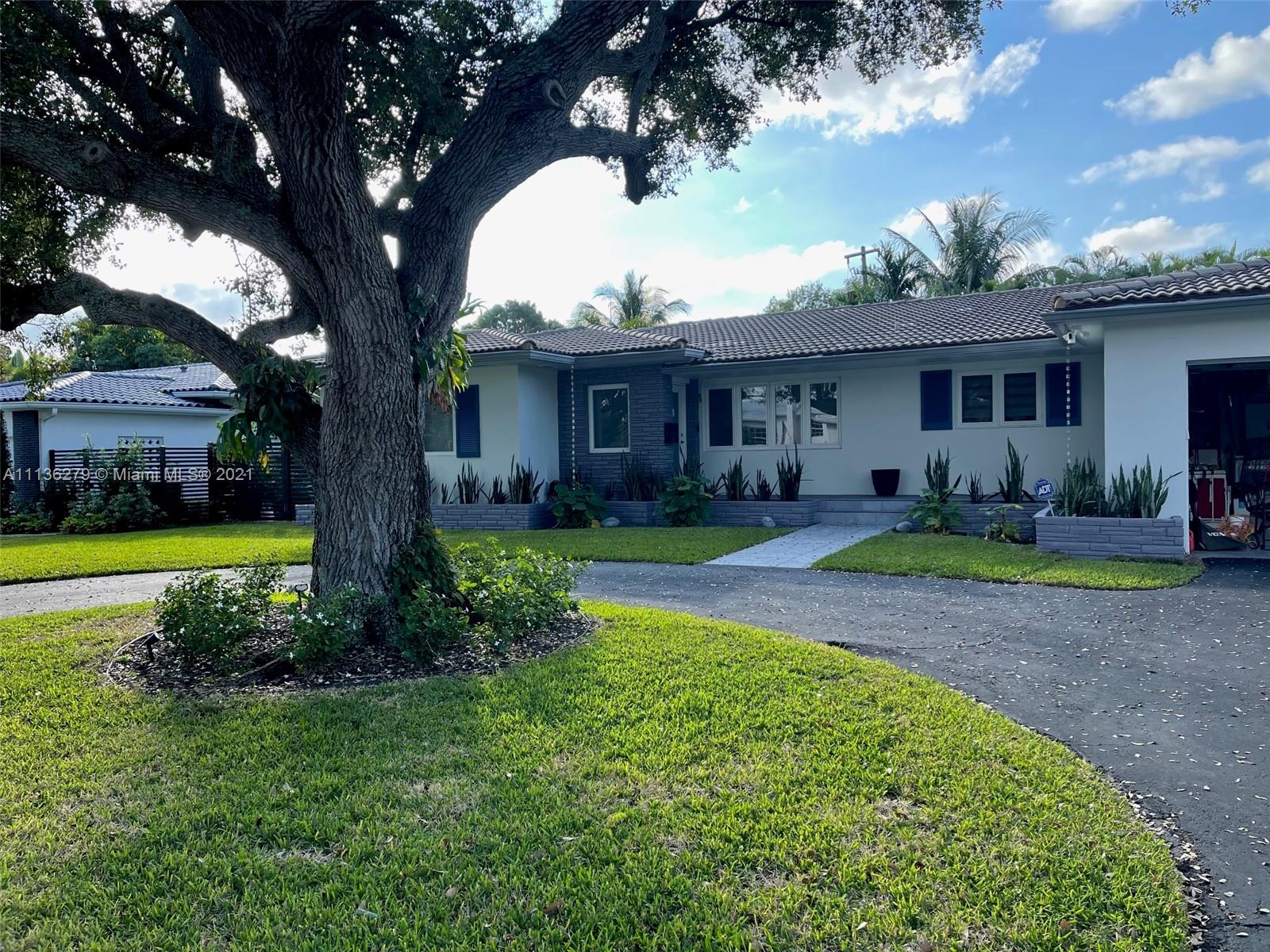 MIAMI SHORES BAY PK ESTAT - Residential