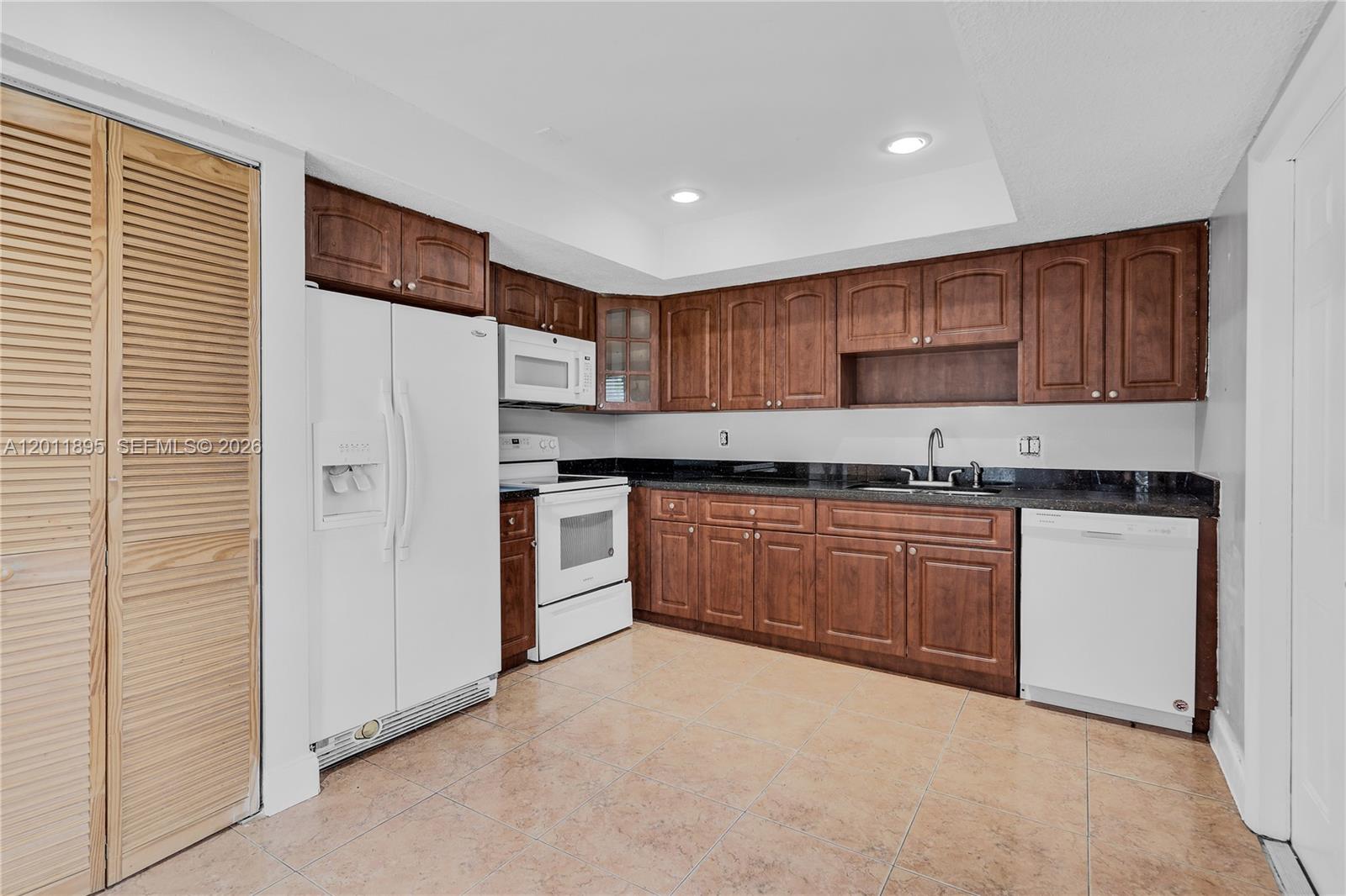 APPLE CREEK - Residential