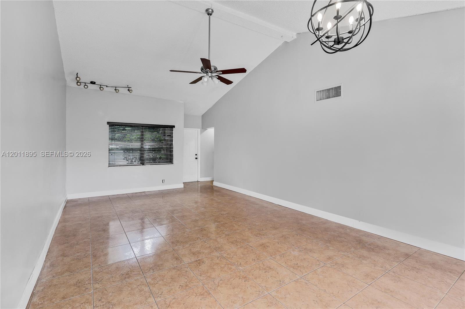 APPLE CREEK - Residential