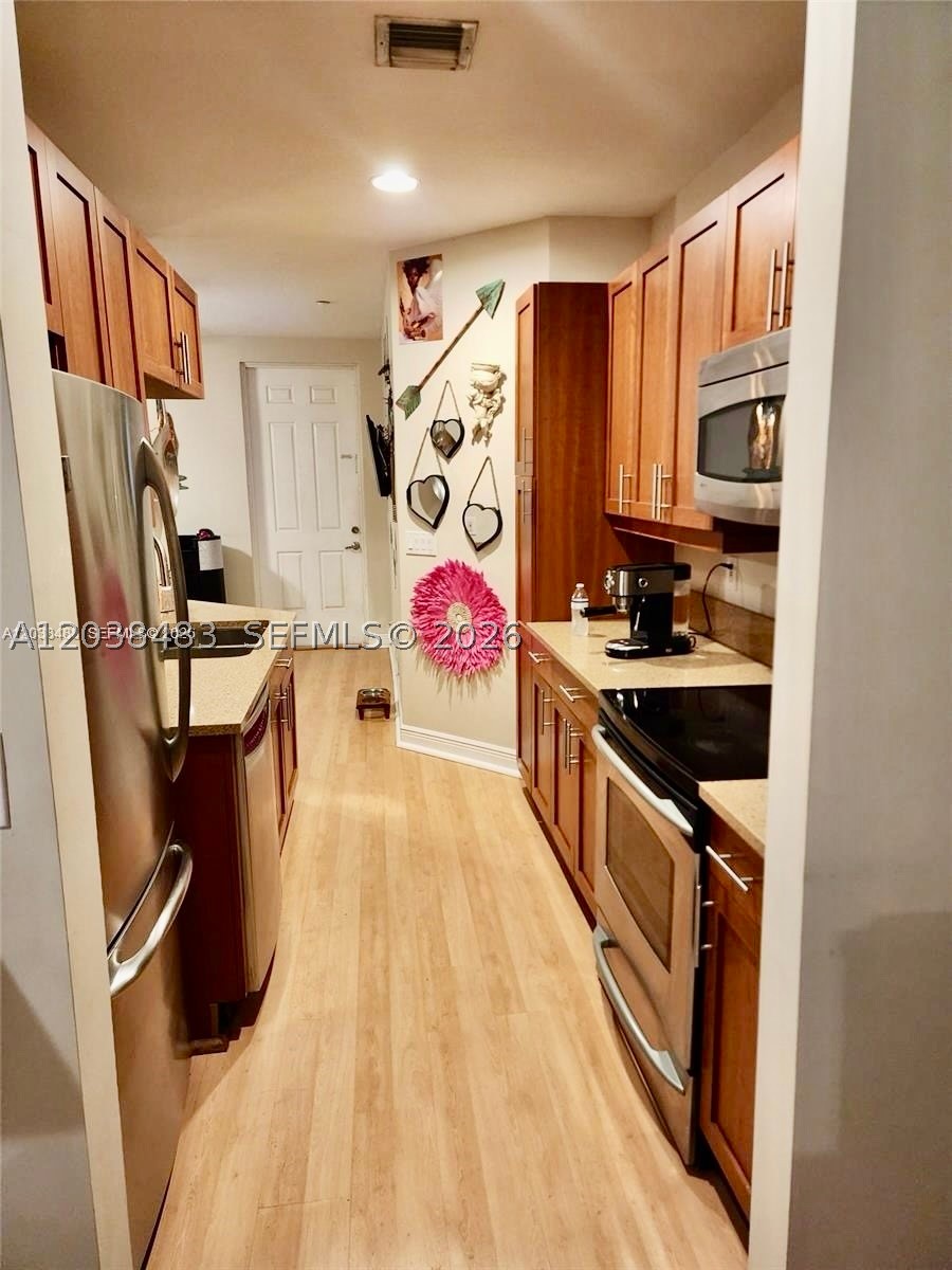 VILLAGE AT SAILBOAT BEND - Residential Lease