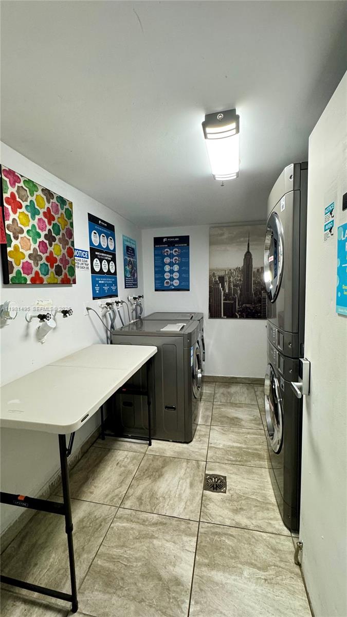 LINCOLN VIEW CONDO - Residential Lease