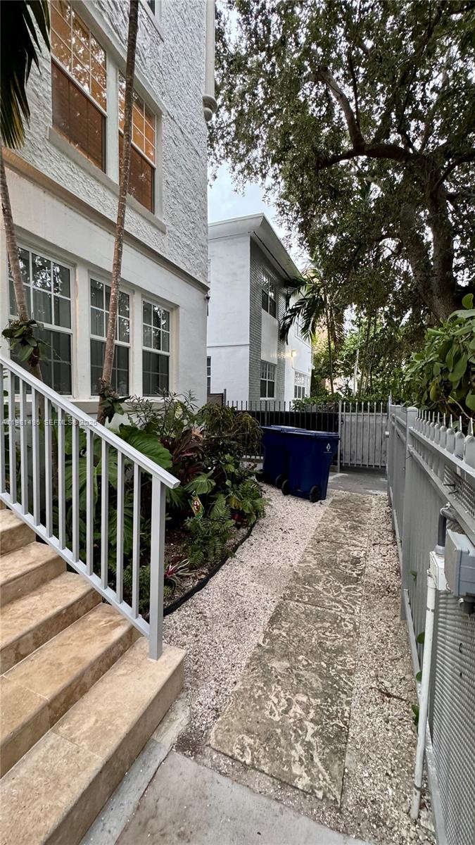 LINCOLN VIEW CONDO - Residential Lease