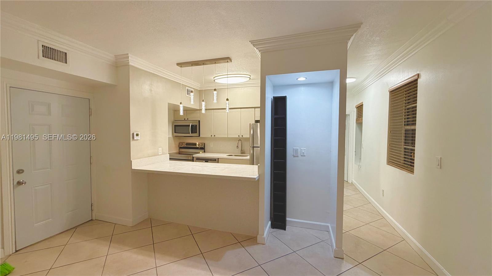 LINCOLN VIEW CONDO - Residential Lease
