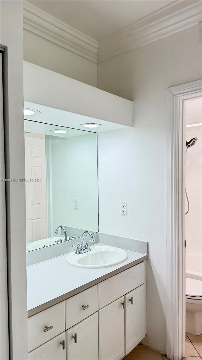 LINCOLN VIEW CONDO - Residential Lease