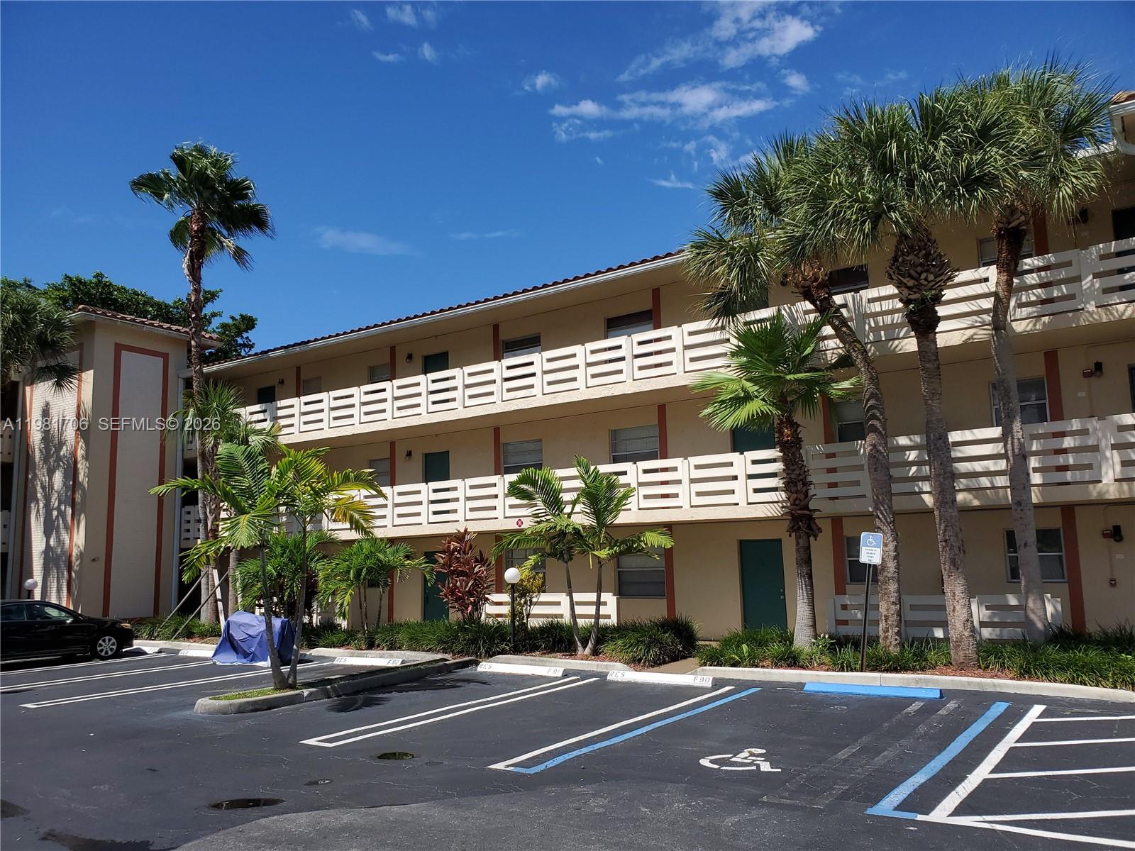 COUNTRY GARDENS CONDO - Residential