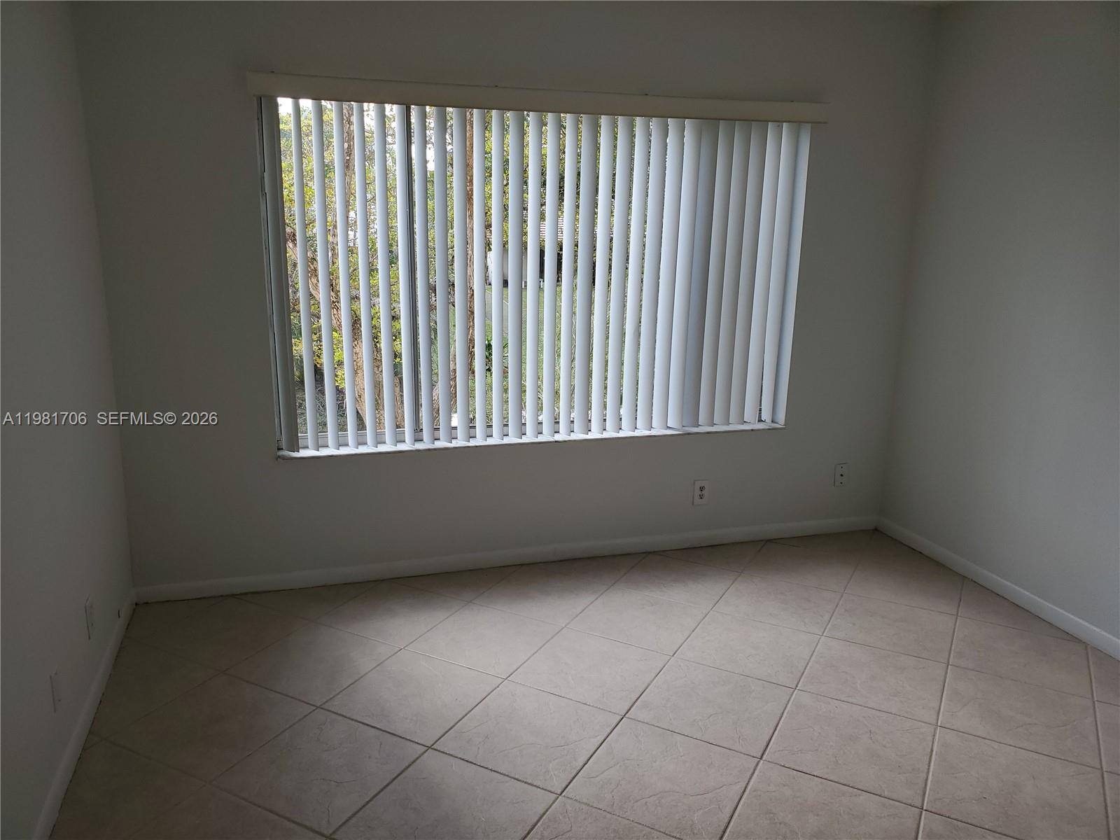 COUNTRY GARDENS CONDO - Residential