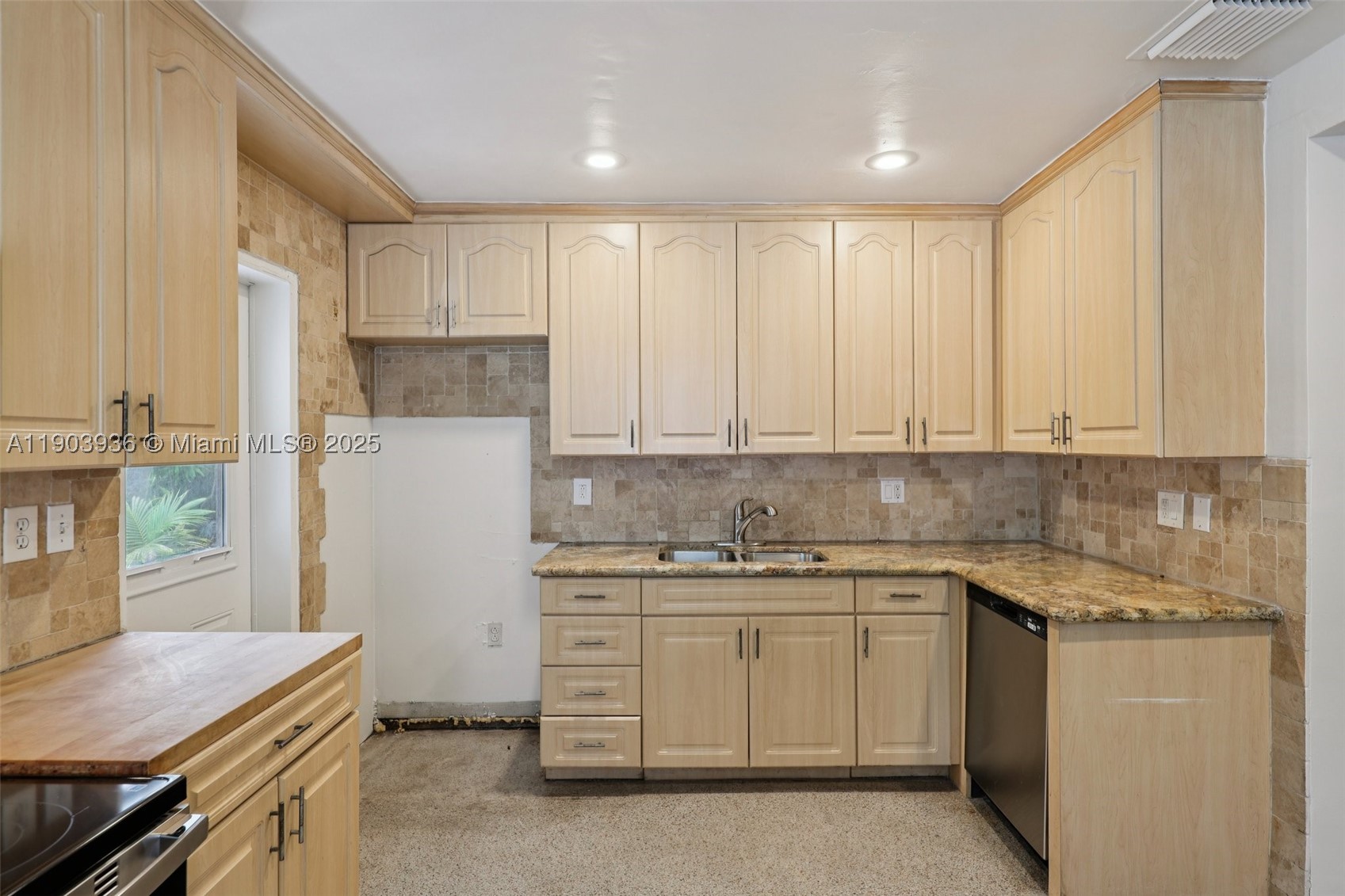 HOLIDAY HEIGHTS - Residential
