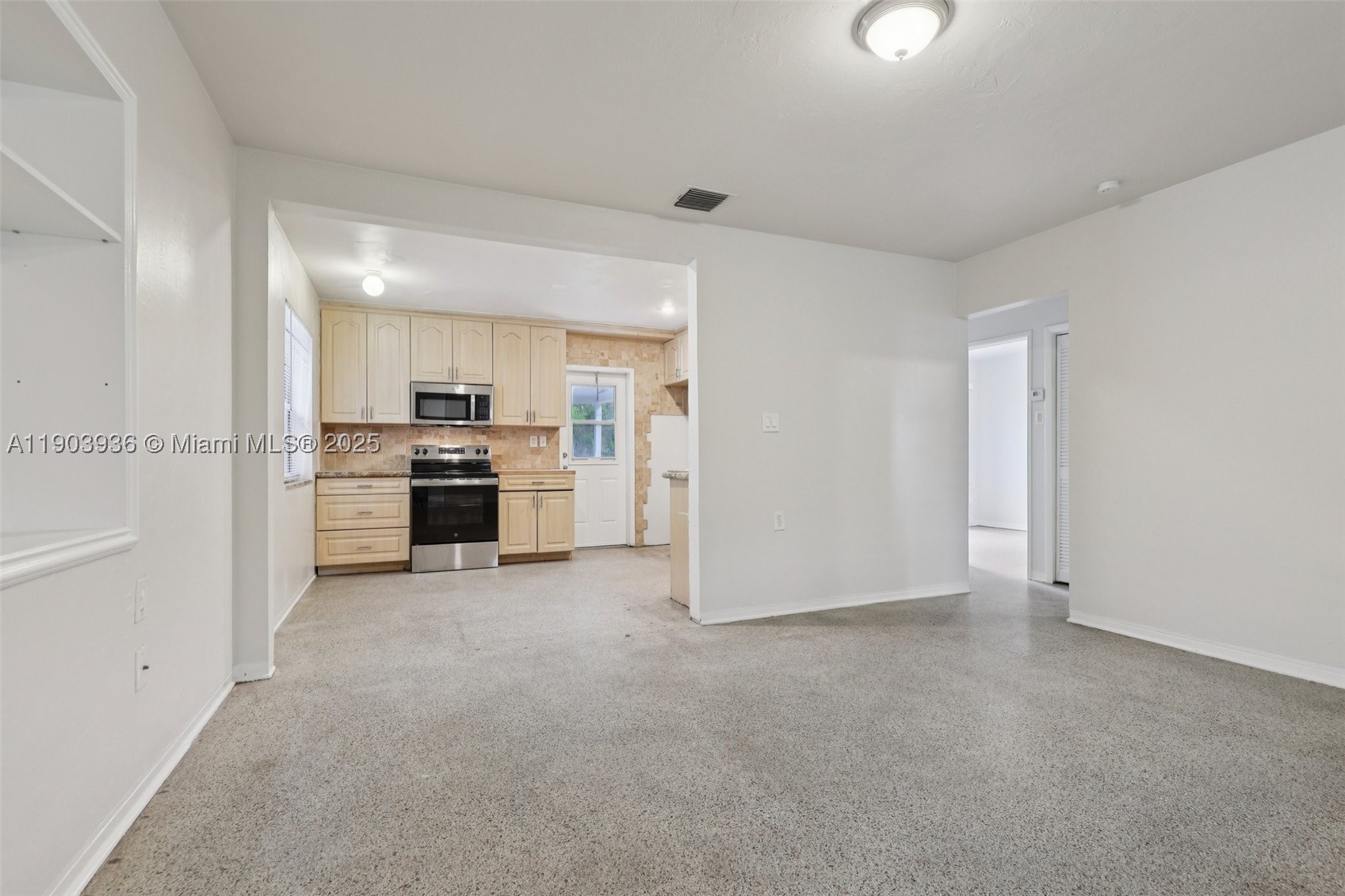 HOLIDAY HEIGHTS - Residential