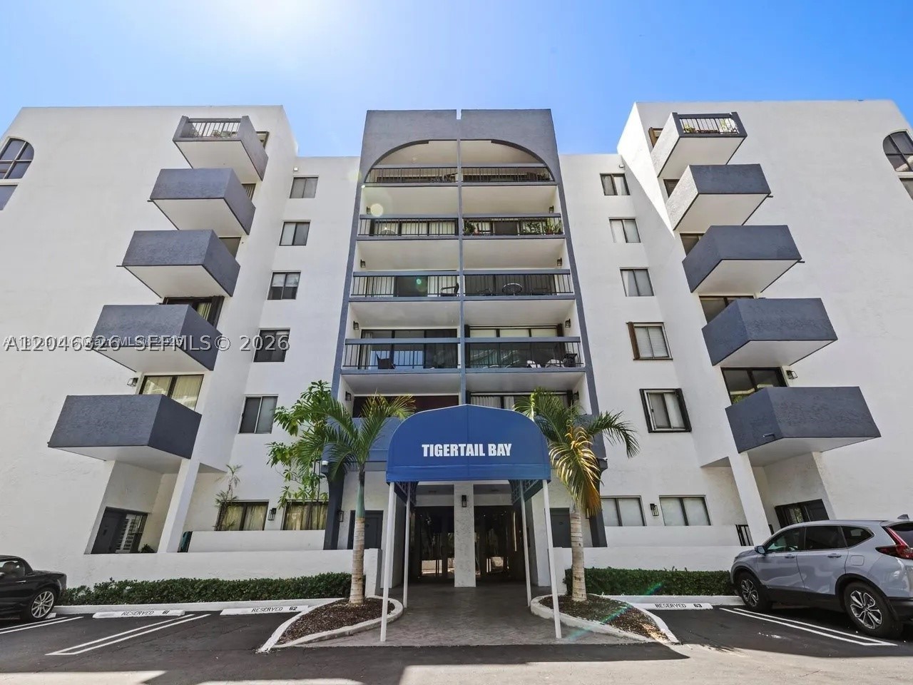 Turnkey opportunity in the heart of Coconut Grove. This recently renovated 1/1 at Tigertail Bay Condominium offers immediate flexibility, with a month-to-month tenant already in place. Move in, re-lease at market rate, or hold as an income-producing asset on your own timeline.
Unit 102 sits in one of Miami's most walkable neighborhoods, steps from CocoWalk, Peacock Park, top dining, and Biscayne Bay. The boutique low-rise building includes one assigned parking space in the coveted 33133 zip code. Current rental income: $2,900/month. Flexible delivery.