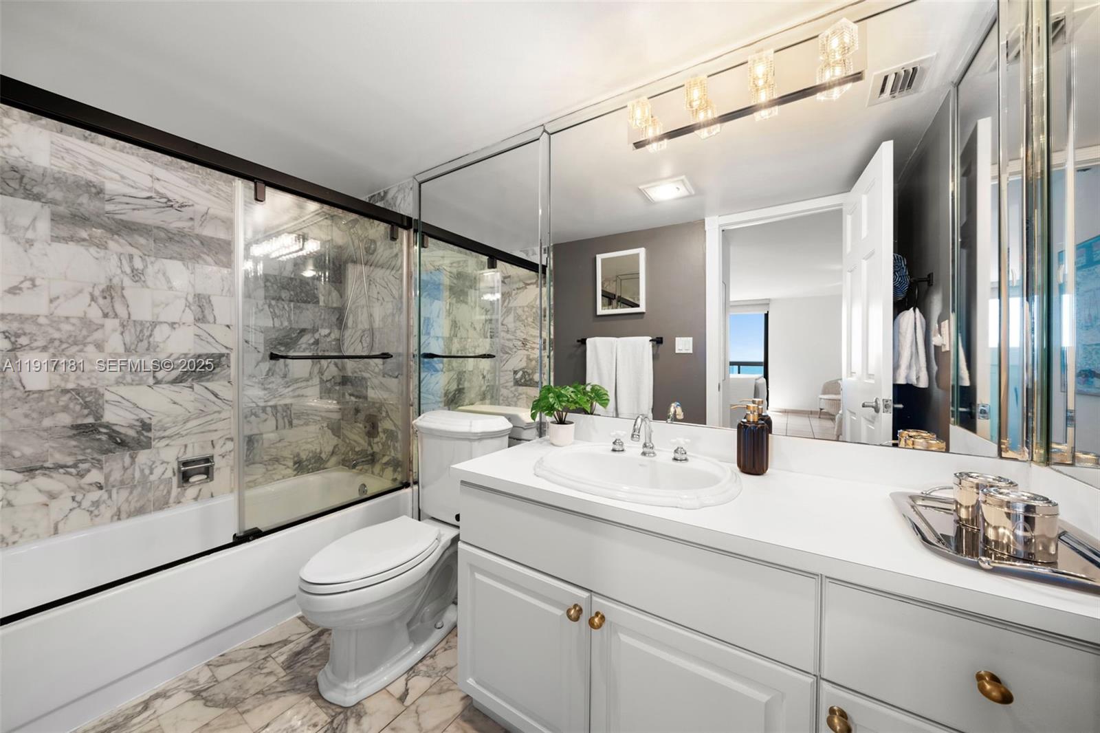 CLUB ATLANTIS CONDO - Residential