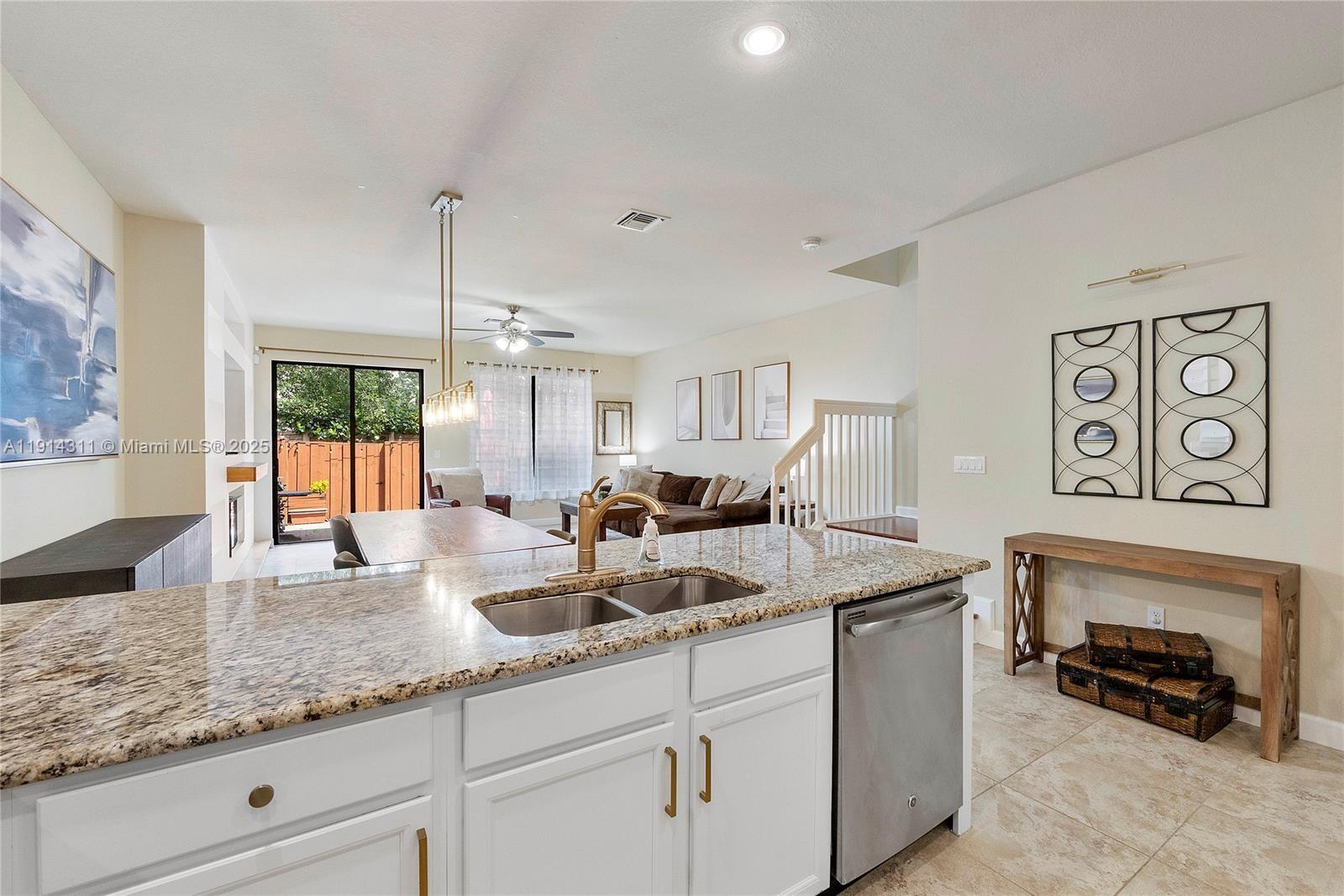WELLINGTON PARC - Residential Lease