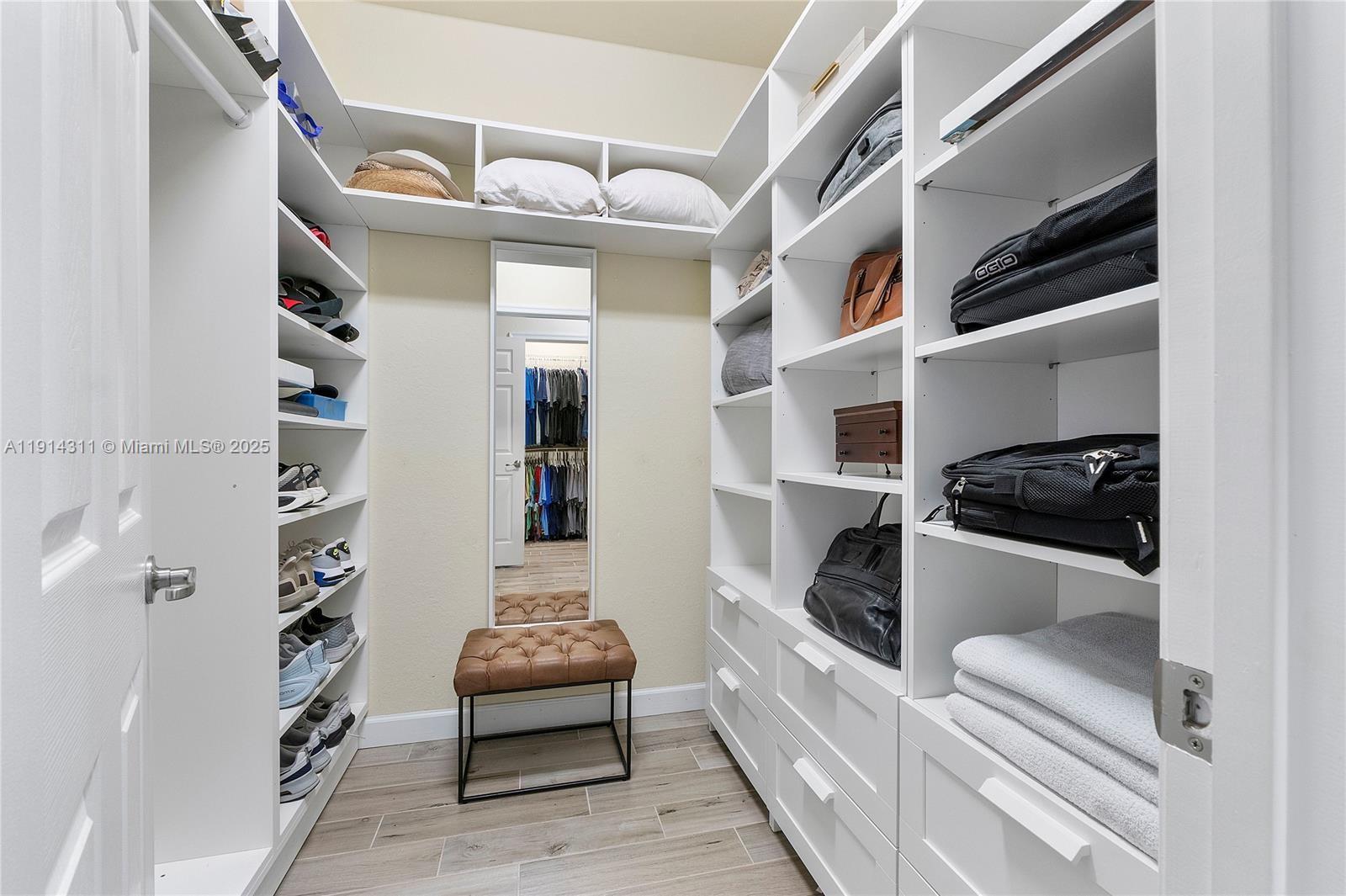 WELLINGTON PARC - Residential Lease