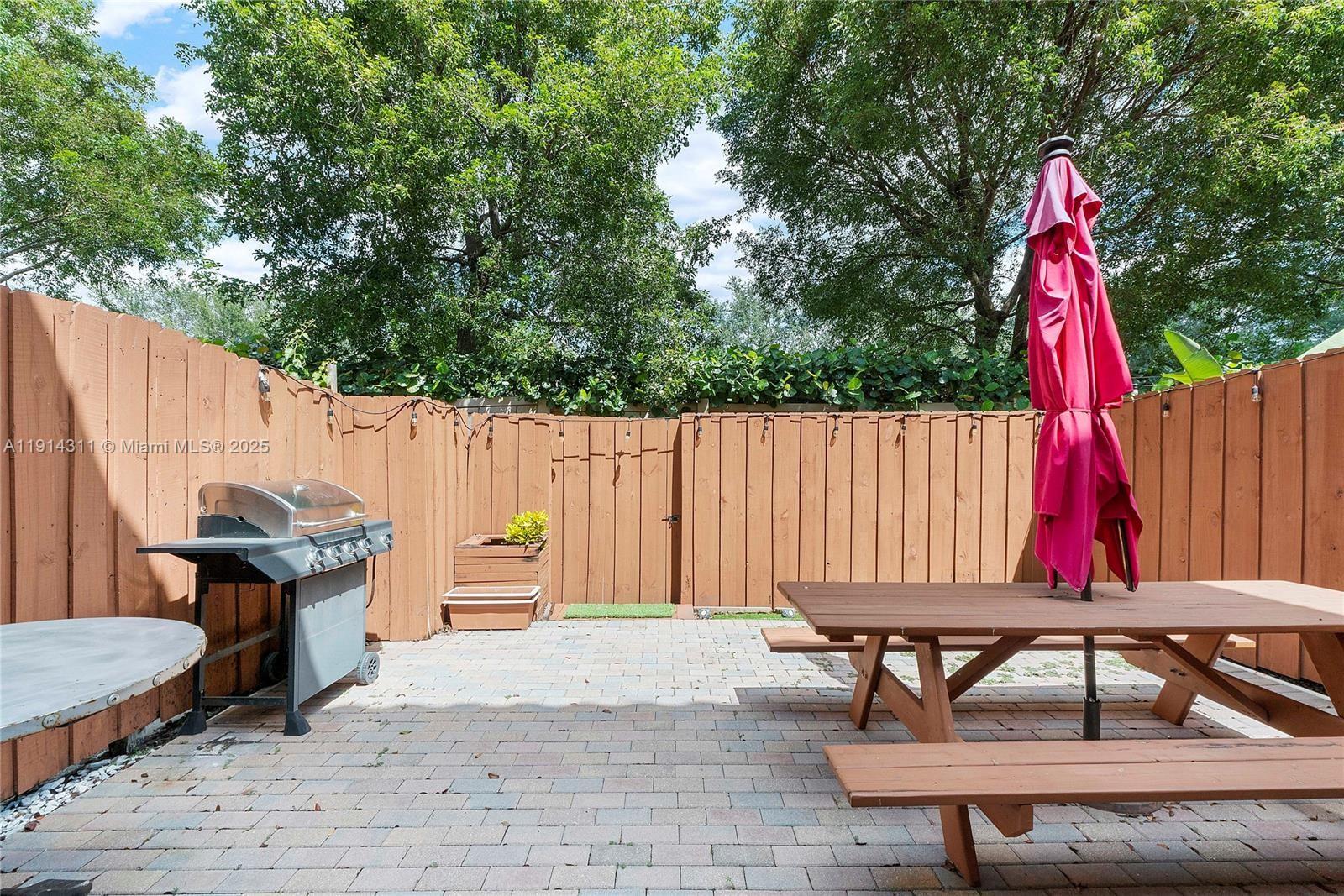 WELLINGTON PARC - Residential Lease