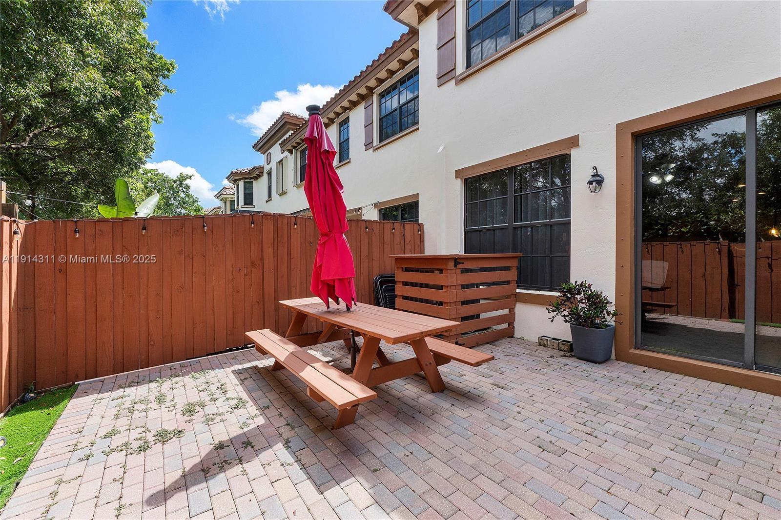 WELLINGTON PARC - Residential Lease
