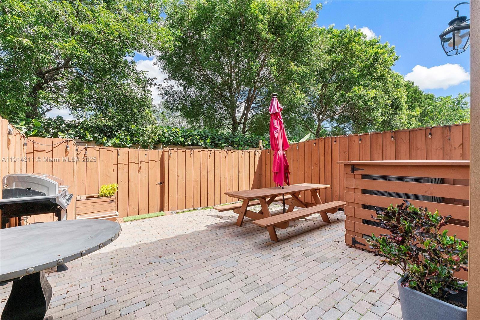 WELLINGTON PARC - Residential Lease