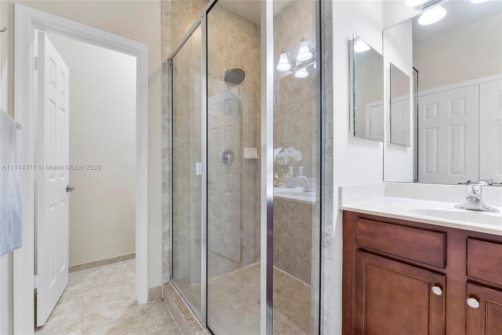 WELLINGTON PARC - Residential Lease